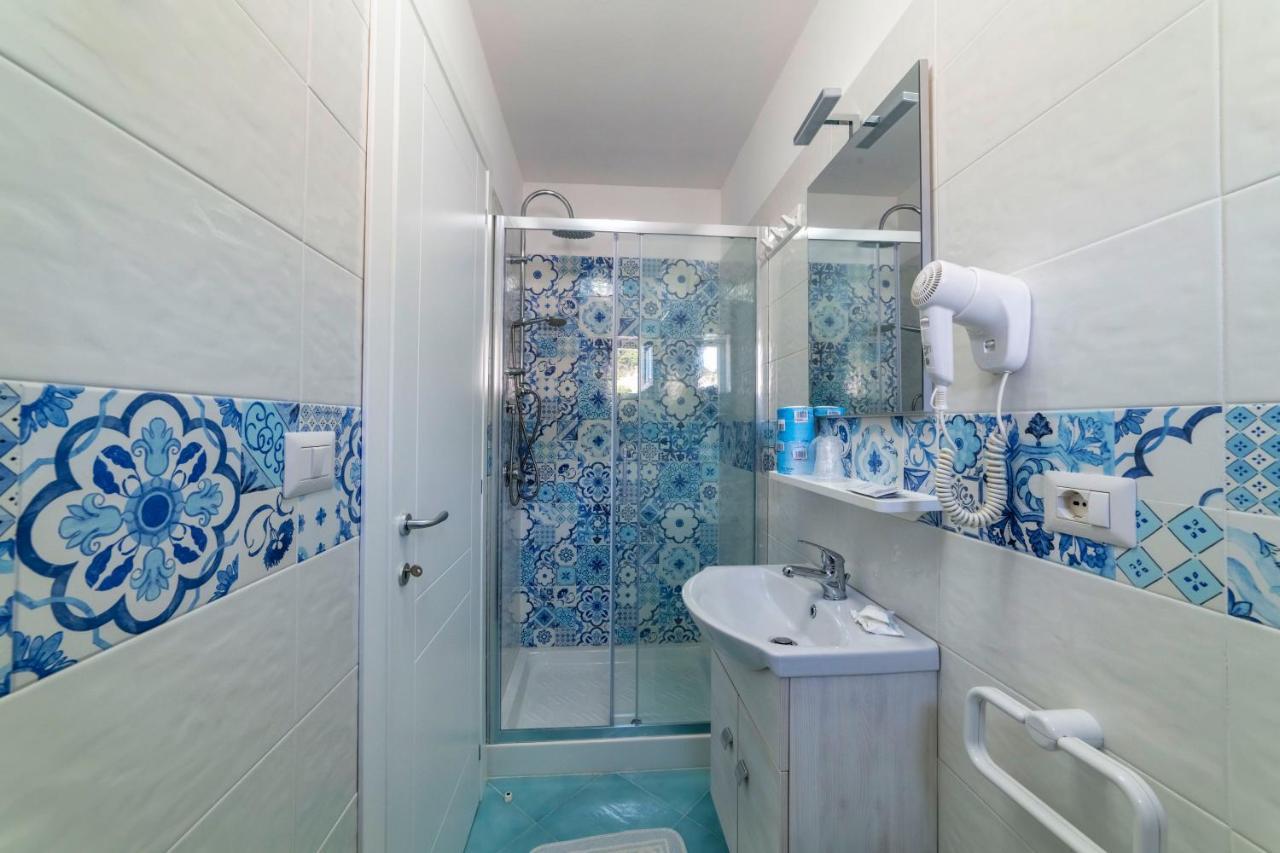 Albergo Le Querce Ponza Exterior photo