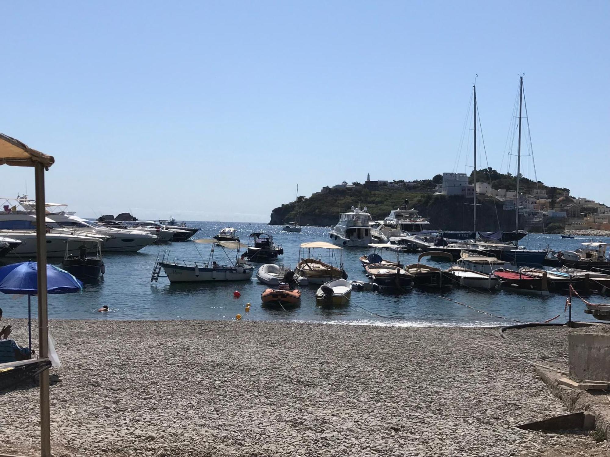 Albergo Le Querce Ponza Exterior photo